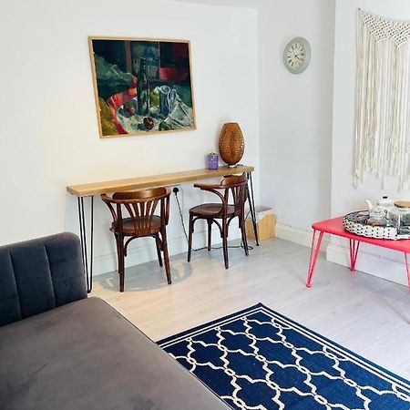 Lavender Den Apartment Лондон Екстериор снимка