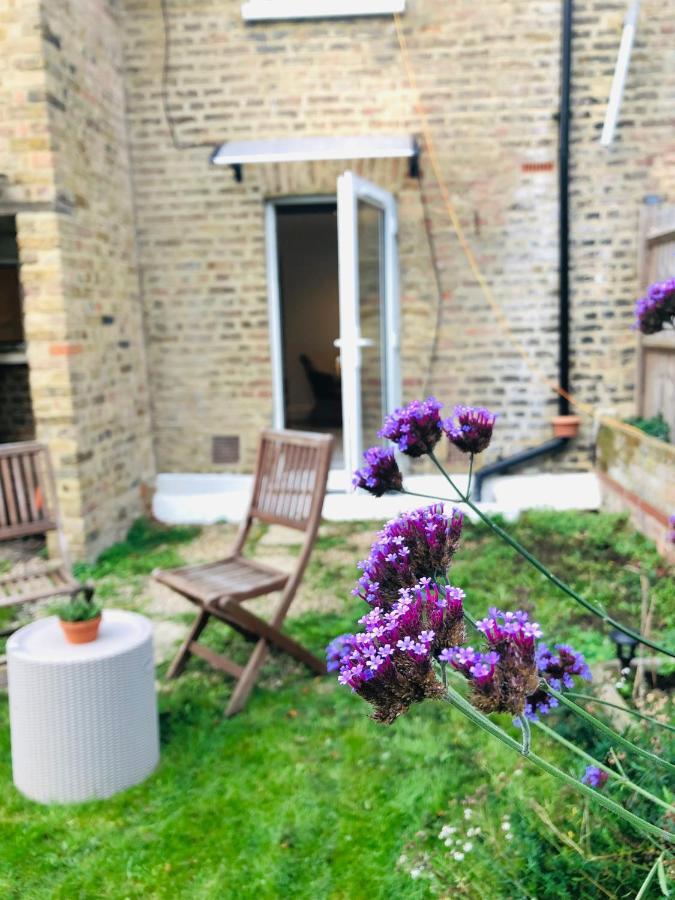 Lavender Den Apartment Лондон Екстериор снимка
