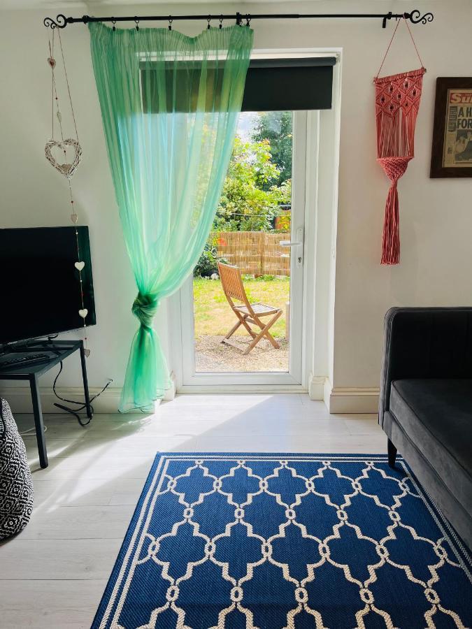 Lavender Den Apartment Лондон Екстериор снимка