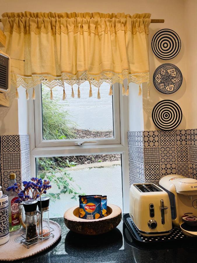 Lavender Den Apartment Лондон Екстериор снимка