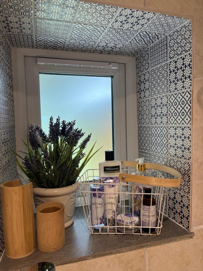 Lavender Den Apartment Лондон Екстериор снимка