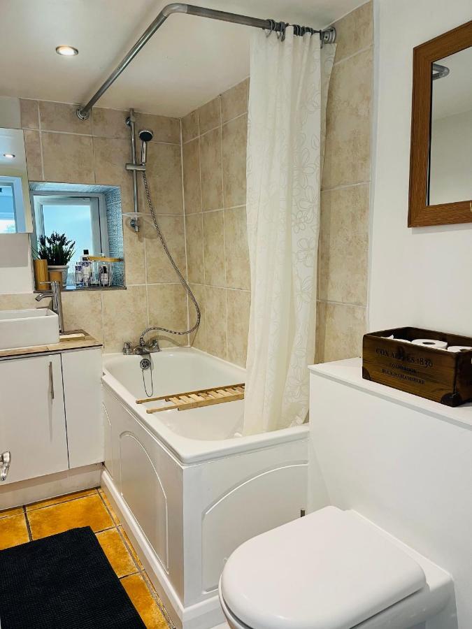 Lavender Den Apartment Лондон Екстериор снимка